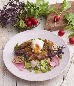 七穀米のお豆ごはんとチキンフリット スパイシーオリエンタルソース