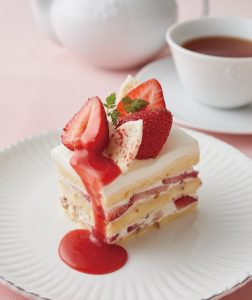 苺とプラリネクリームのショートケーキ