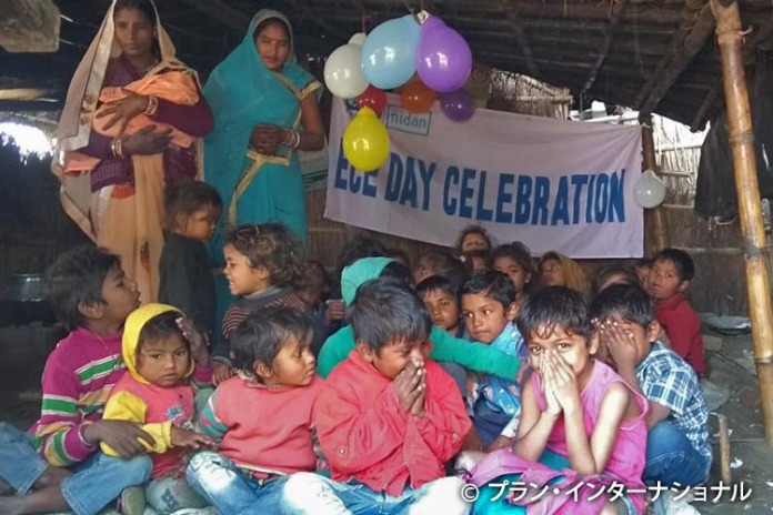 インドの子どもたちと現教室の写真