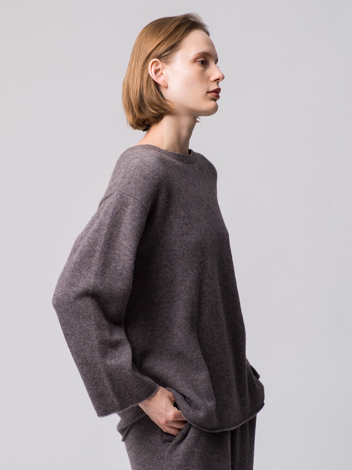 DEMYLEE Special Sweater made to order | News | The SAZABY LEAGUE