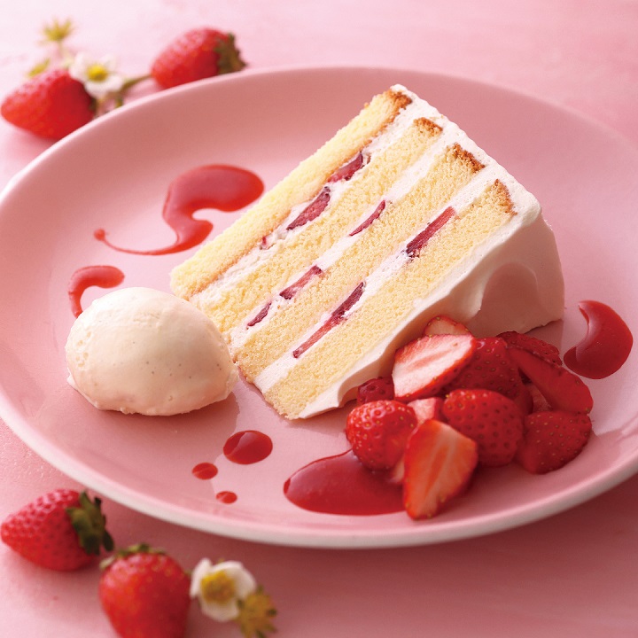 苺のショートケーキ バニラアイス添え