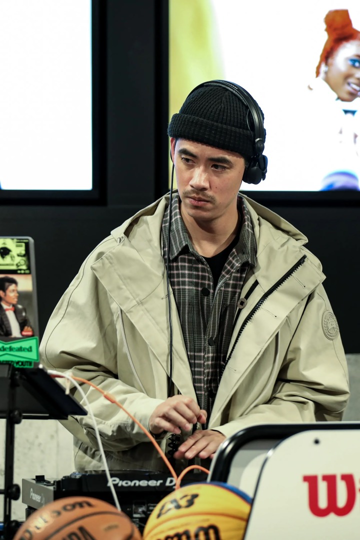 DJのMARK WEST