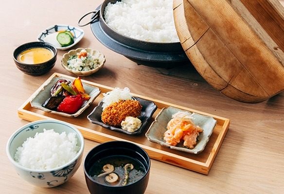 AKOMEYA食堂 神楽坂