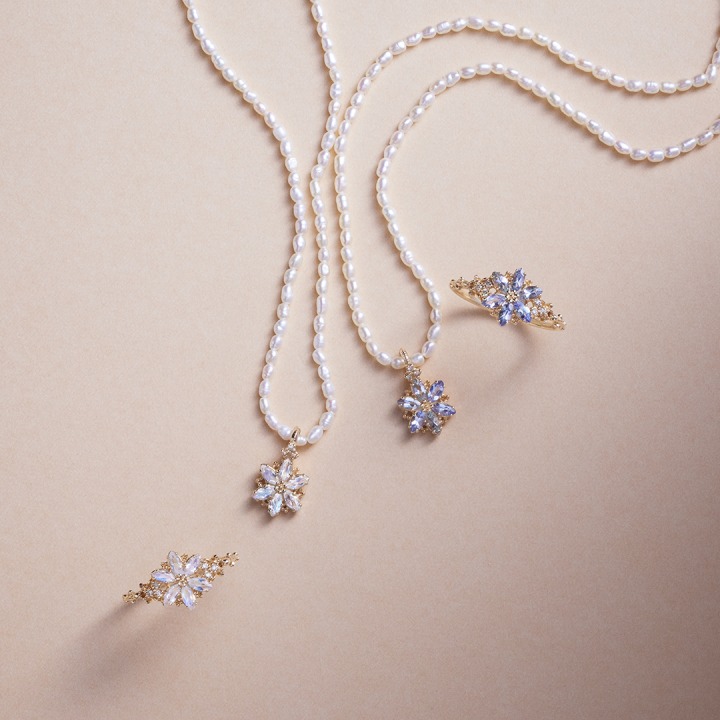 商品イメージ（Marquise cut Ring & Necklace）