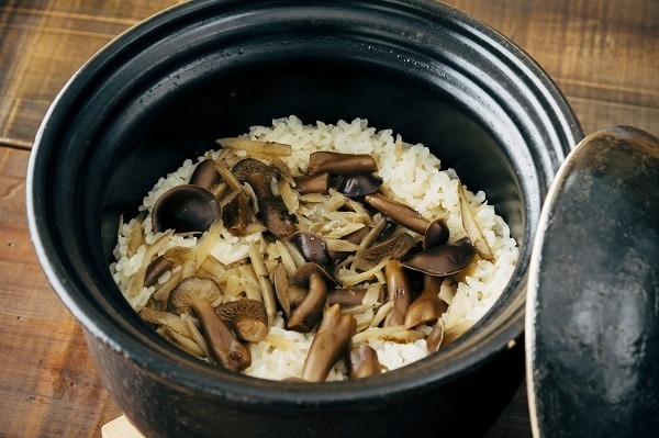 京都府産の丹波しめじを贅沢に使用 1