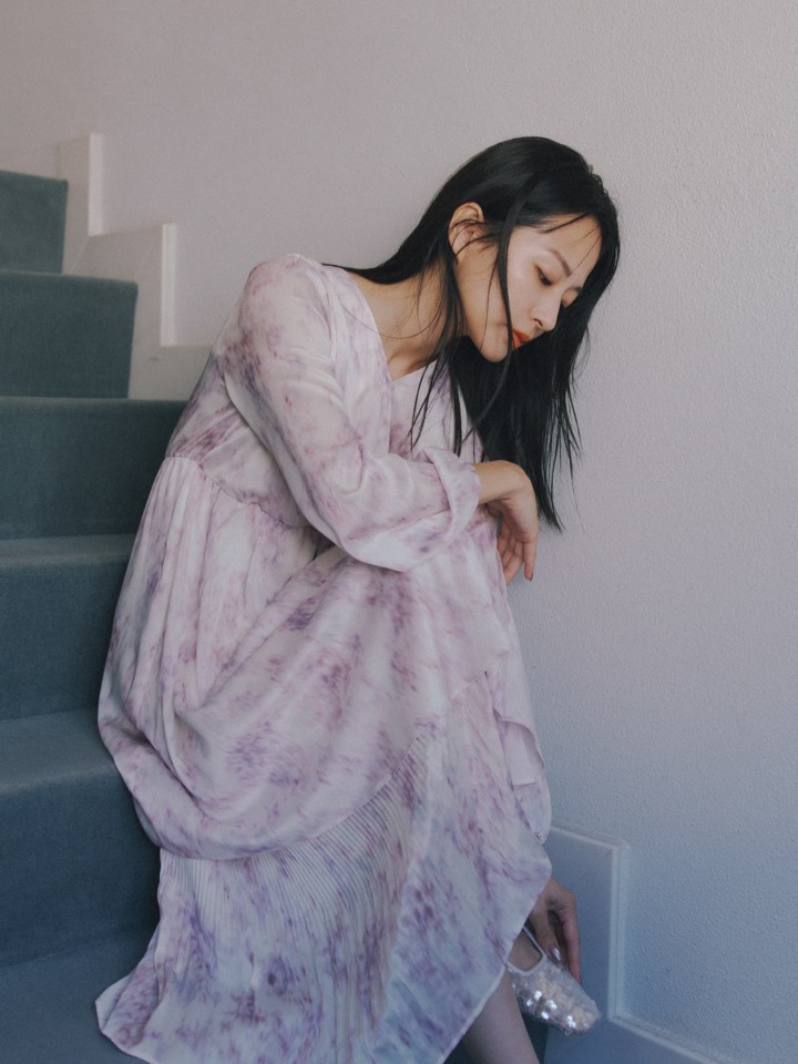 Fuzzy Flower Pleats Layered Dress : ¥17,900