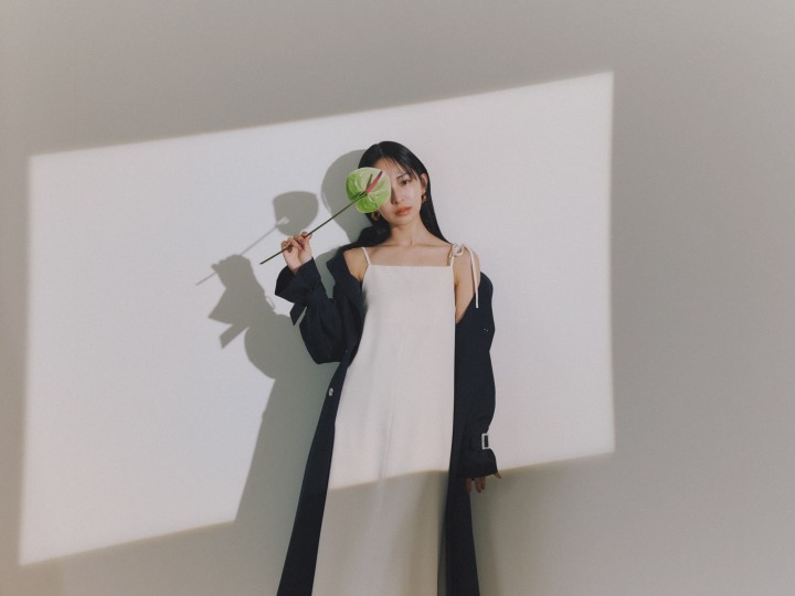 Basic Thickening Trench Coat : ¥19,800 Pearl Strap Cami Dress : ¥14,900