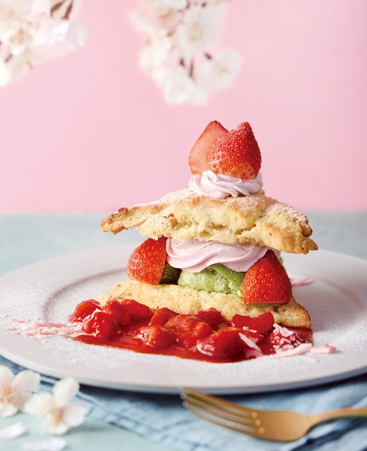 苺とさくらのスコーンショートケーキ