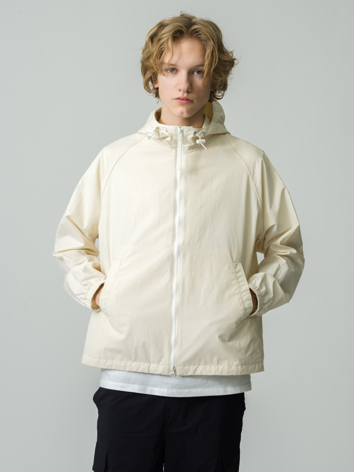 メンズ着用：Haynes Full Zip Hoody