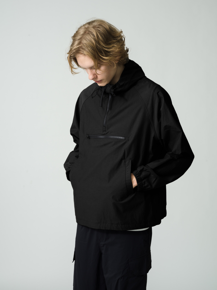 メンズ着用：Haynes Half Zip Pullover Black Label