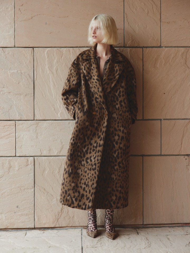 Coat / Cardigan / Socks / Shoes