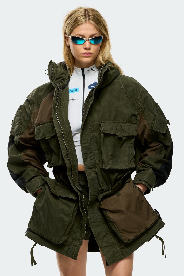 Valor Parka（カラー：Evergreen Maple Khaki）