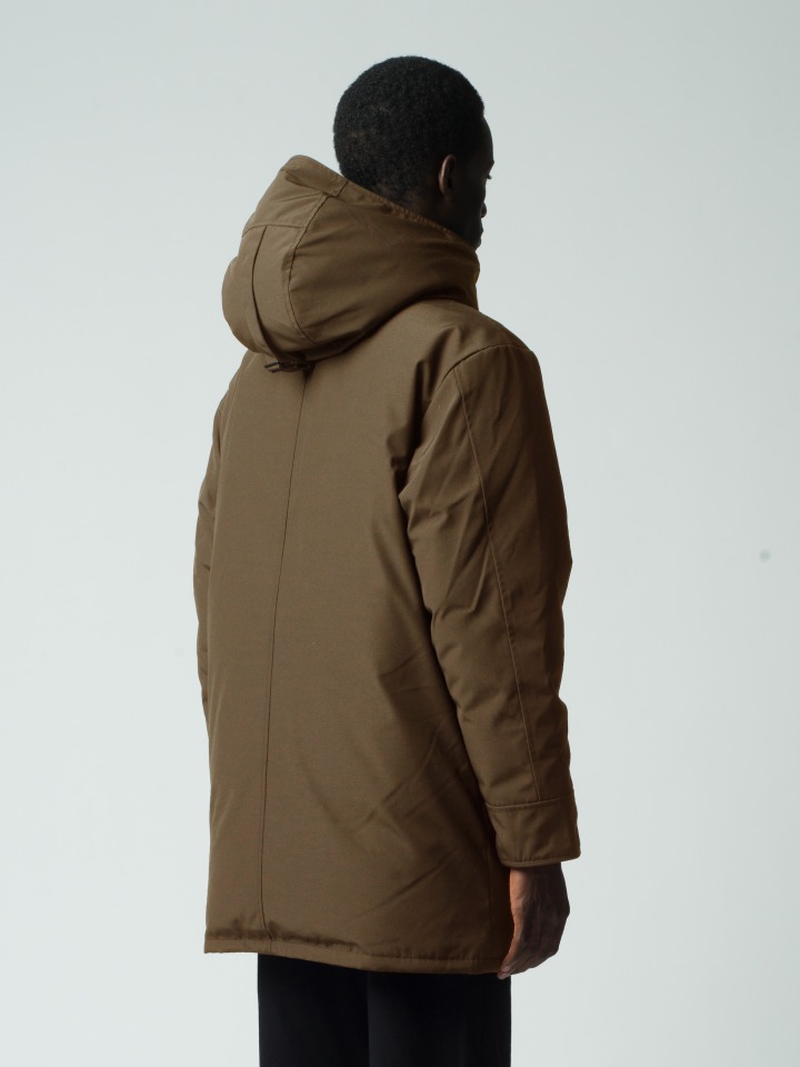 Chateau Parka Japan Exclusive（カラー：Deep Tan）