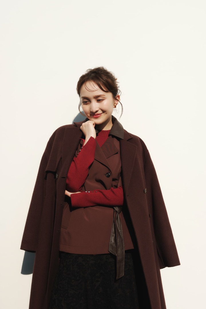 Wool Double Face Trench Coat : ¥40,7002Way Cape Trench Coat : ¥16,900Alpaca Wool 2Way Neck Knit : ¥14,000Silk Wool Gold Button Rib Knit : ¥8,250Cut Jacquard Mermaid Skirt : ¥13,200