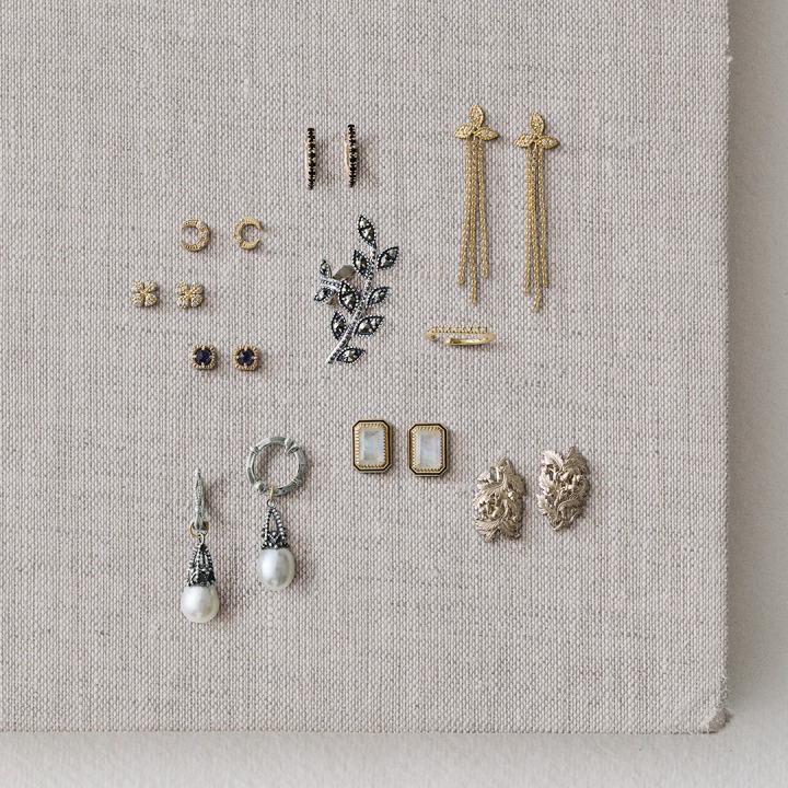 pierced earrings 33,000yen~ / earrings 24,200yen / pierced earrings charm 33,000yen / ear cuff 28,600yen~