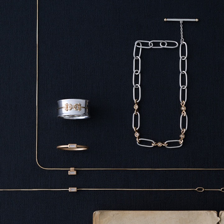 necklace 121,000yen / ring 63,800yen~ / bracelet 77,000yen~