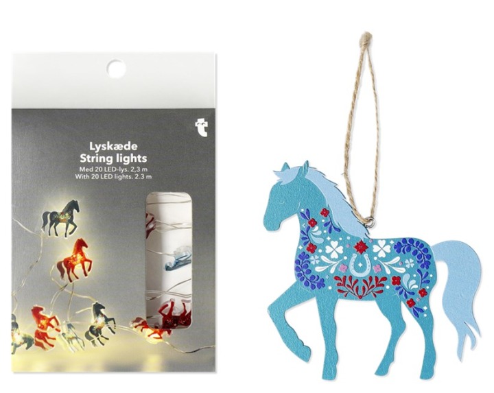 飾り付けも馬モチーフでおまかせ！左）ライトチェ-ン 880円右）オーナメント 440円