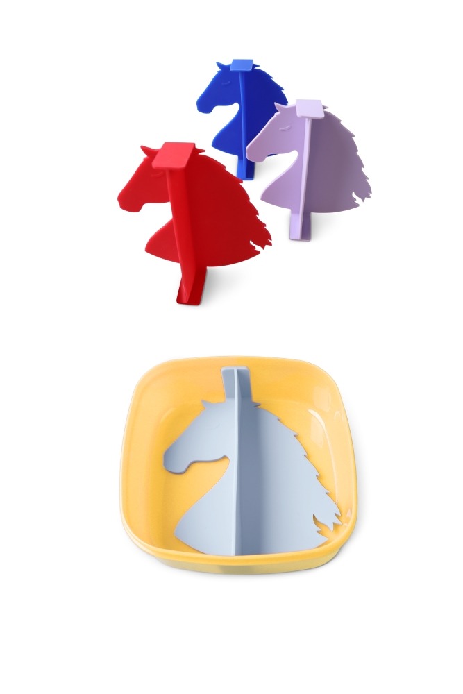 馬型の仕切りがおしゃれすぎる！ 食べ終わると見えてきます。ランチボックス用仕切り（4個入り） 660円