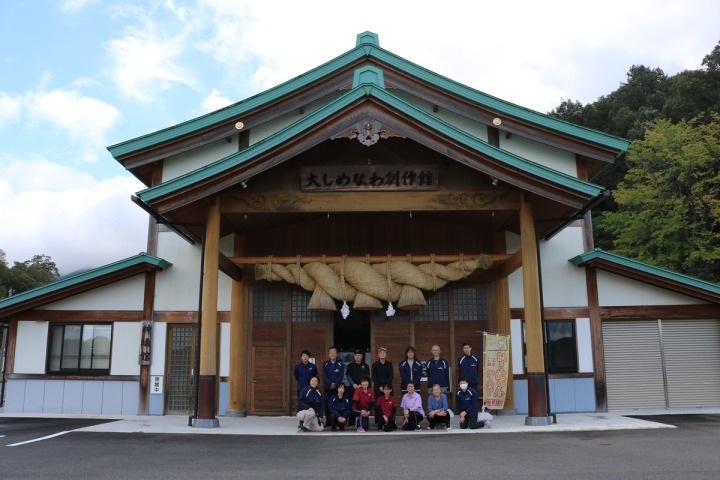 出雲大社の大しめ縄をつくる職人が手がける、アコメヤのしめ飾り
