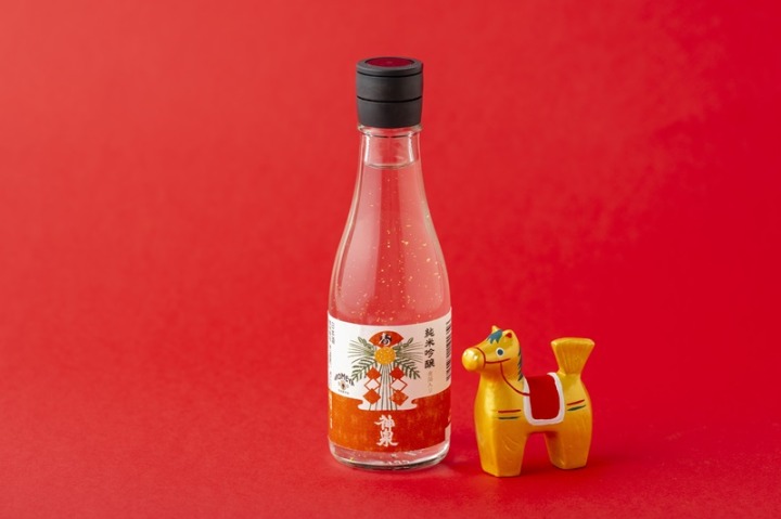 ＜石川県／東酒造＞純米吟醸　神泉　金箔酒　300ml　1,700円