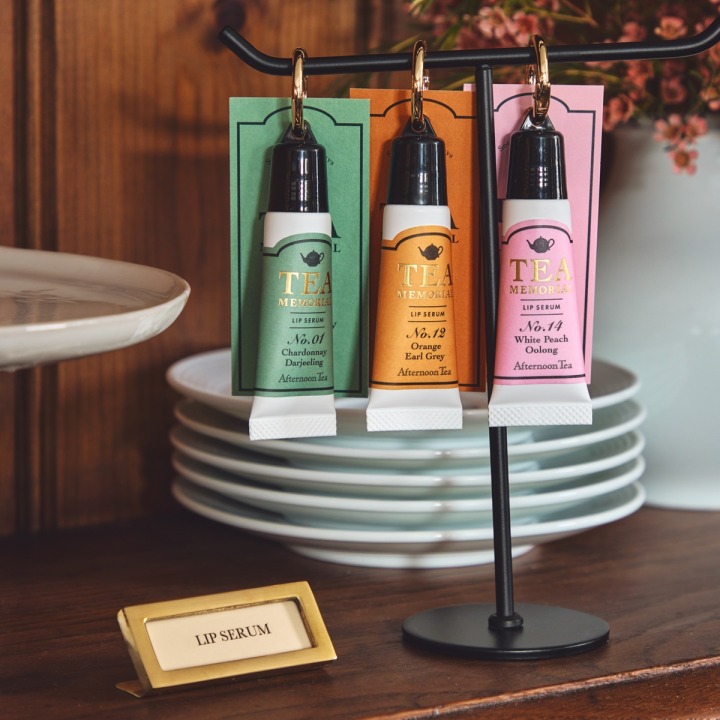 チャーム付きリップセラム