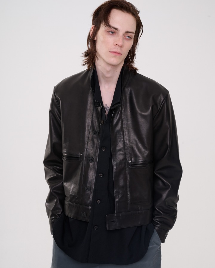 黒のジャケット