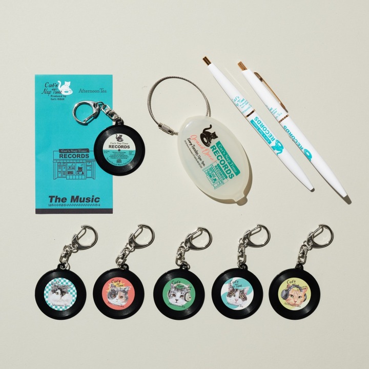 コインケースとボールペンとレコードキーホルダー