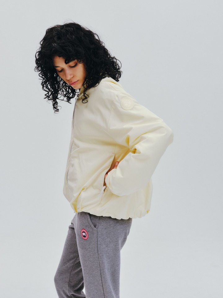 ボンバージャケットの構築的フォルム