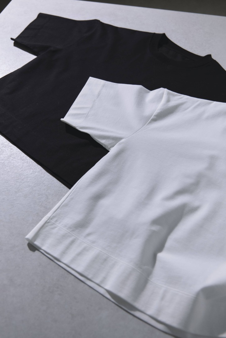 カジュアルを上品に、エレガンスをこなれて見せる「素材の力」